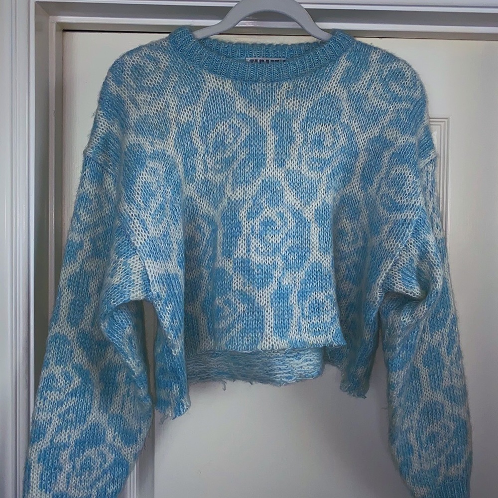 Blue cute cropped sweater thrifted - Picture 2 of 4